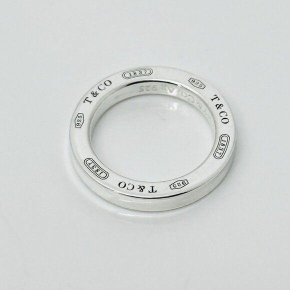 Tiffany 1837 Extra Small Round Circle Tag Pendant in Sterling Silver - Picture 6 of 7